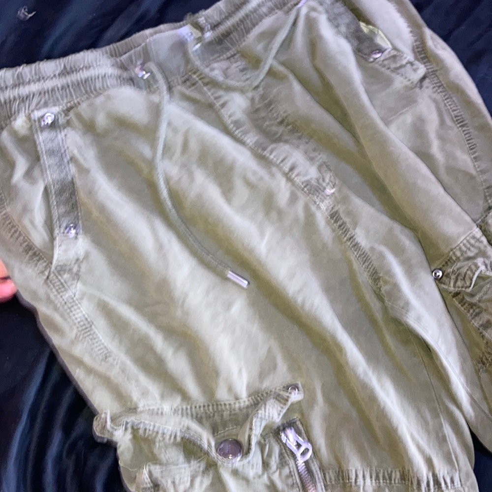 Green baggy cargo pants